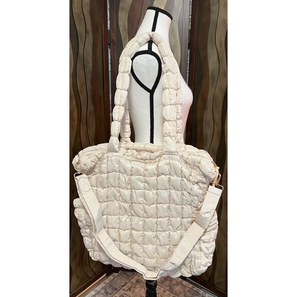 NWOT Unbranded ivory-colored puffer tote bag with matching clutch - Picture 1 of 10